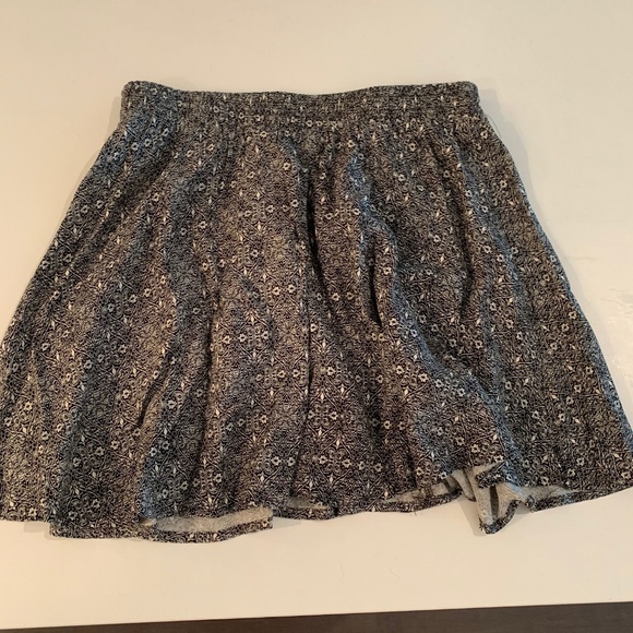 Black/White Pattern Miniskirt - Picture 2 of 2